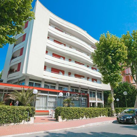 צ'סנטיקו Hotel Caravelle מראה חיצוני תמונה