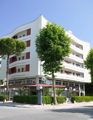 צ'סנטיקו Hotel Caravelle מראה חיצוני תמונה