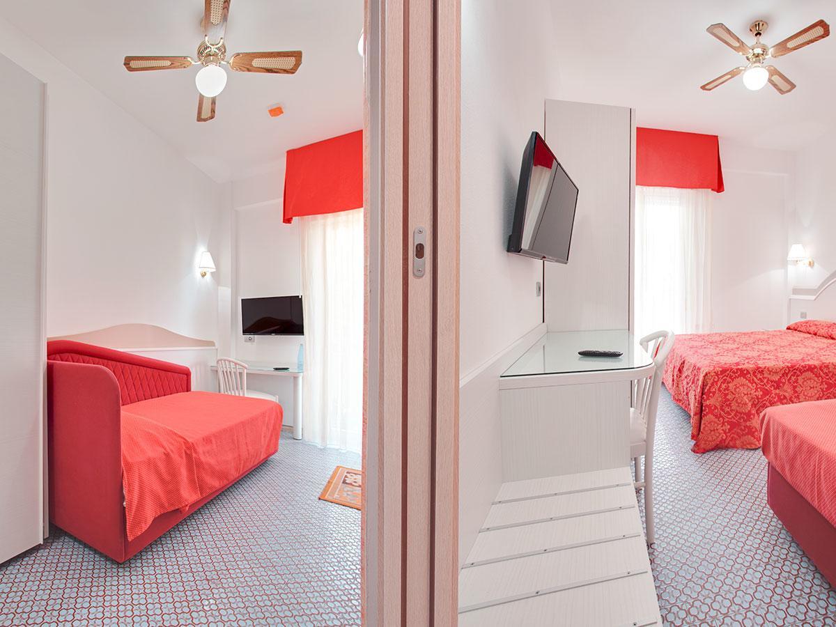 צ'סנטיקו Hotel Caravelle מראה חיצוני תמונה