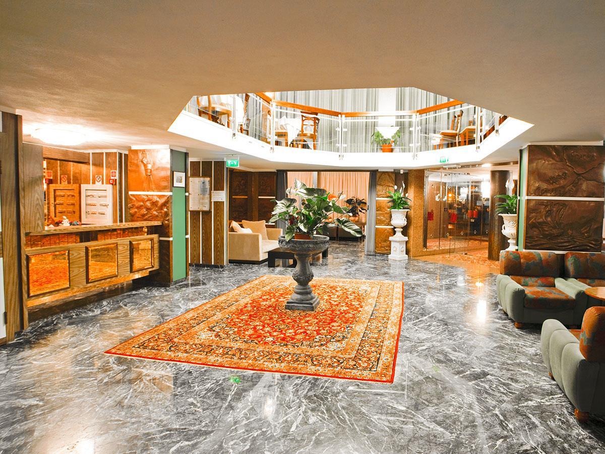 צ'סנטיקו Hotel Caravelle מראה חיצוני תמונה